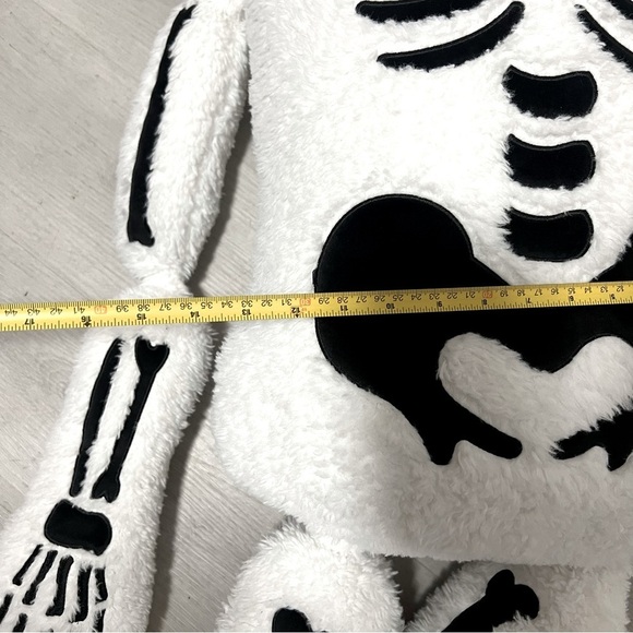 Isaac Mizrahi Oversized Plush Skeleton Pillow 5 Foot MR BONES Halloween Decor - Picture 8 of 8